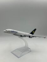 Avion  (17cm) 8 compagne disponible