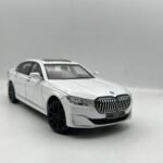 Bmw serie 7 1/24(24cm)
