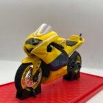 Moto yamaha yama gp 1/10(23cm)