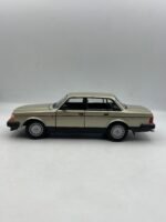 Volvo 240 1/24(23cm) – Image 3