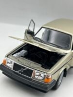 Volvo 240 1/24(23cm) – Image 4