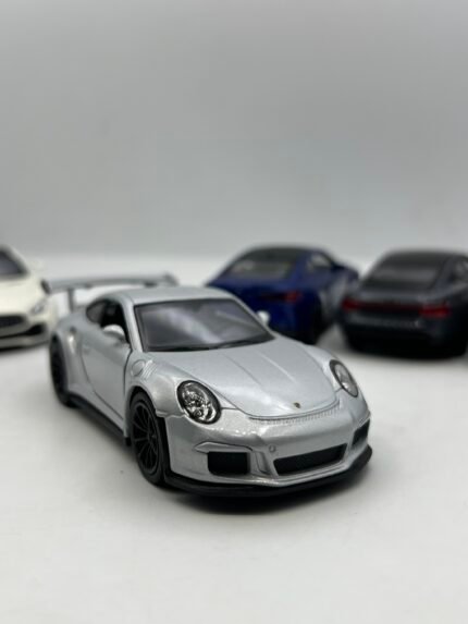 Lot de 05 voiture sport 1/36(12cm)