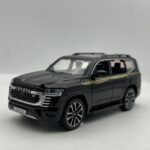 Toyota land cruiser  / patrol 1/32(17cm)