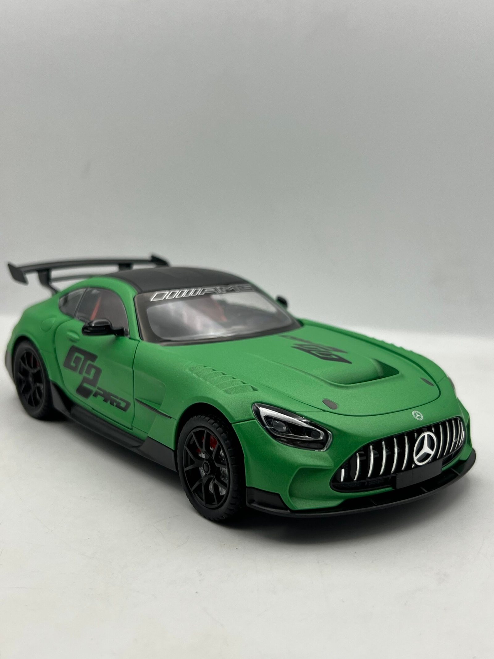 img_8997 Mercedes GTR 1/24(23cm) – Image 1