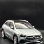 mercedes GLA 1/18(27cm) by norev