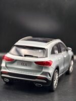 mercedes GLA 1/18(27cm) by norev – Image 4