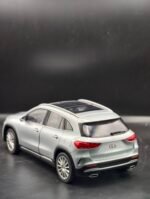 mercedes GLA 1/18(27cm) by norev – Image 5