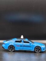 audi rs7 taxi 1/32 (17cm) – Image 3
