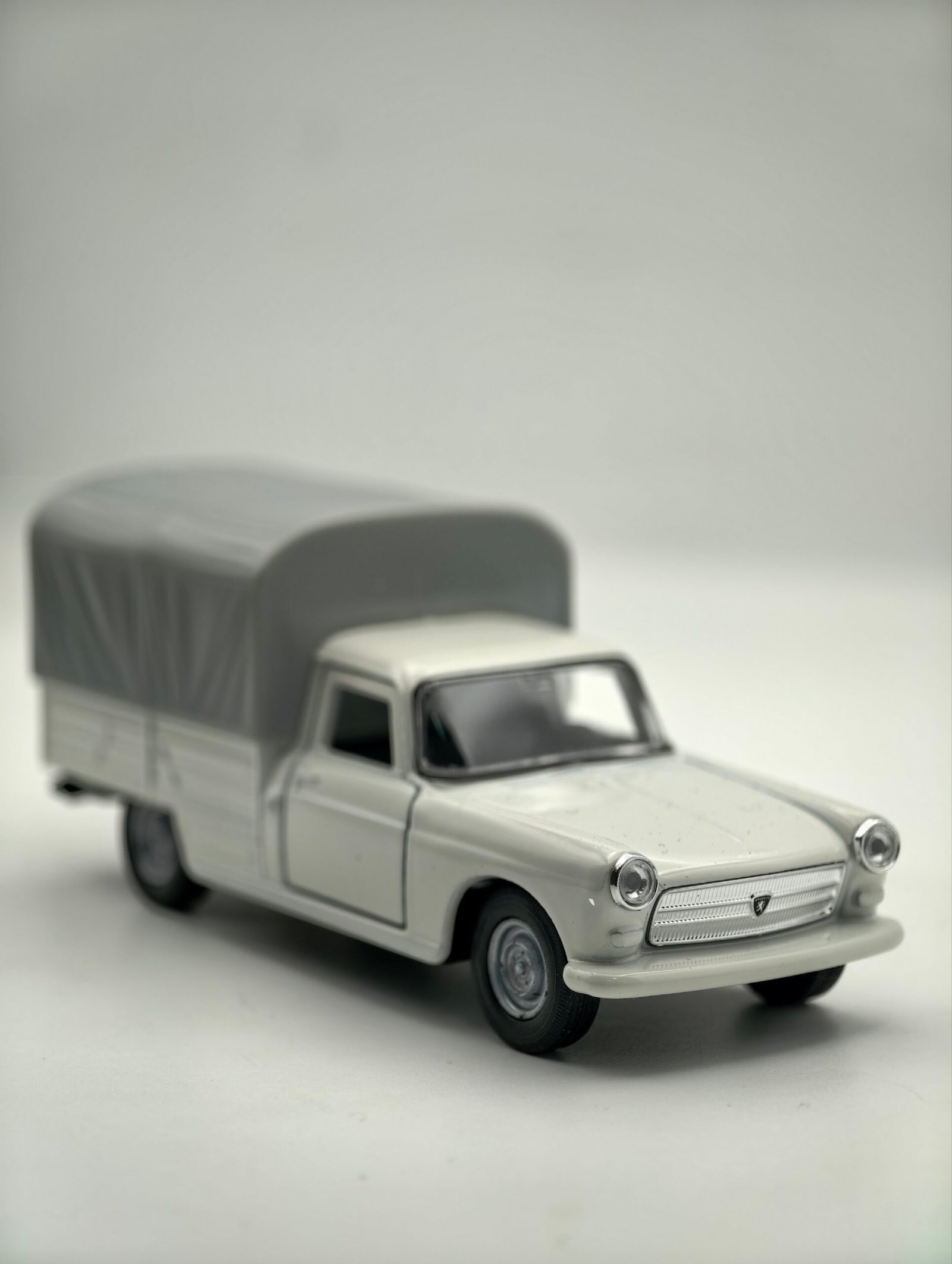 2026/01/1000034311-scaled.jpg pack de 05 voiture nostalgie – Image 1