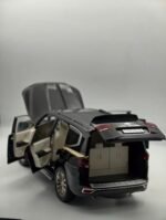 land cruiser V8 toyota 1/18(32cm) – Image 6