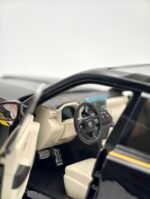 land cruiser V8 toyota 1/18(32cm) – Image 3
