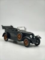 Vintage French Car 1/43 – Image 2