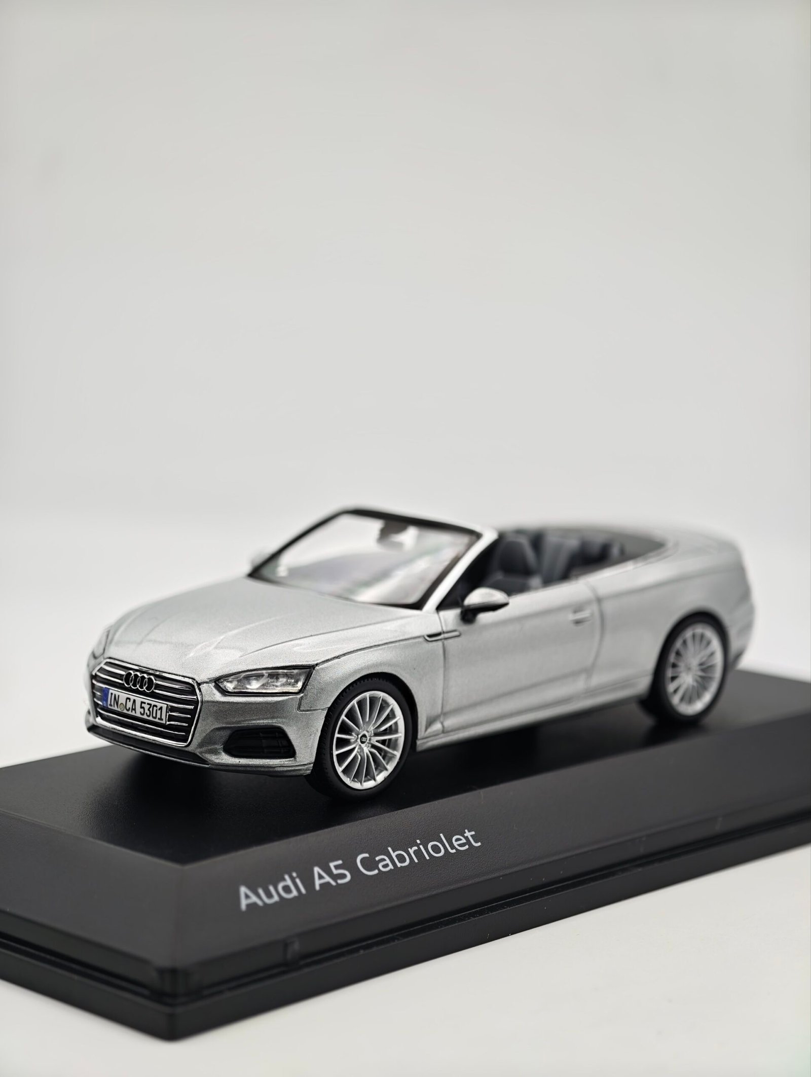 2026/02/1000038090-scaled.jpg audi A5 cabriolet 1/43 – Image 1