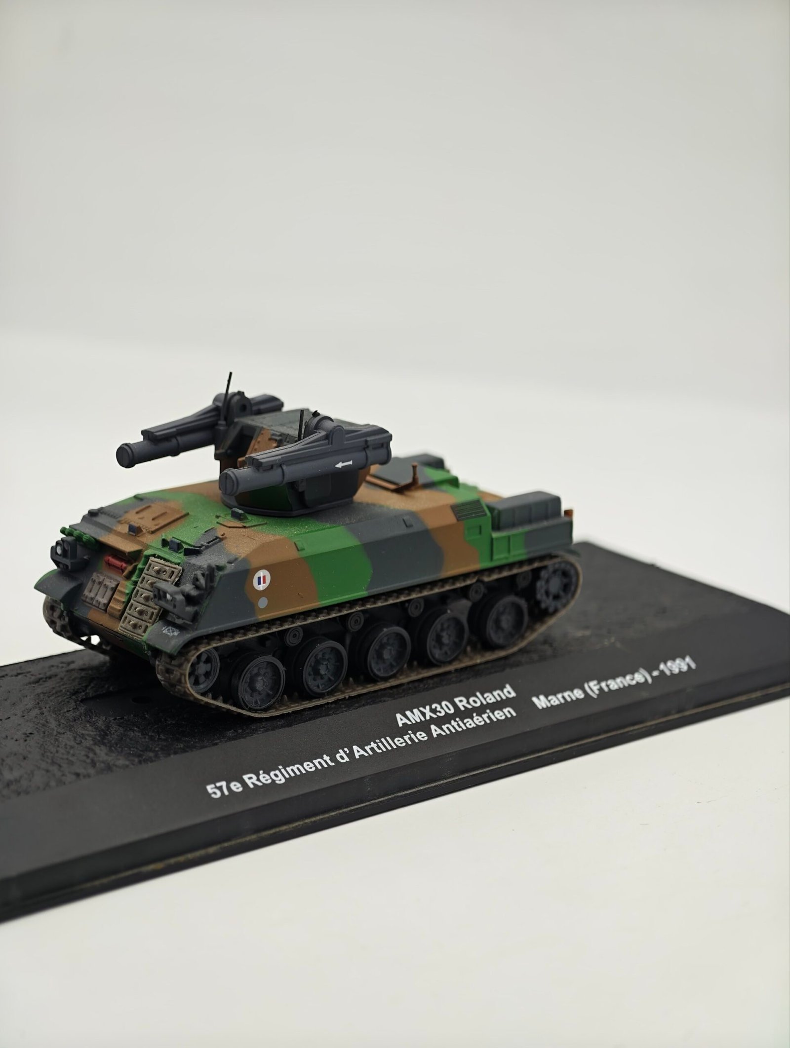 2026/02/1000038095-scaled.jpg chare miniature (12-14cm) – Image 1