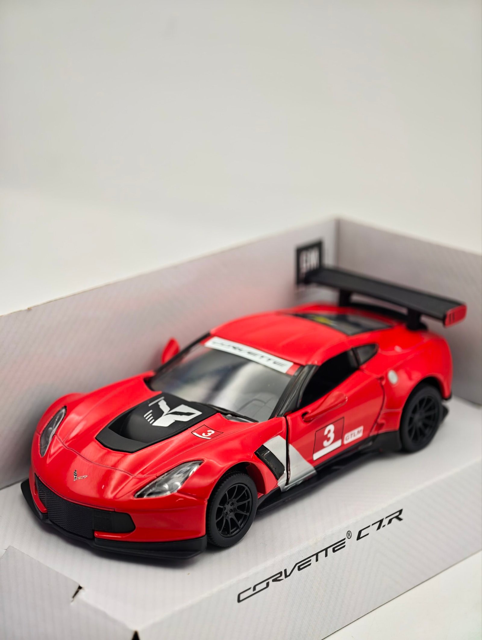 2026/03/1000039025-scaled.jpg corvette C7R 1/38(13cm) kinsmart premium – Image 1