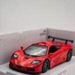 McLaren f1 1/38 (13cm) kinsmart premium