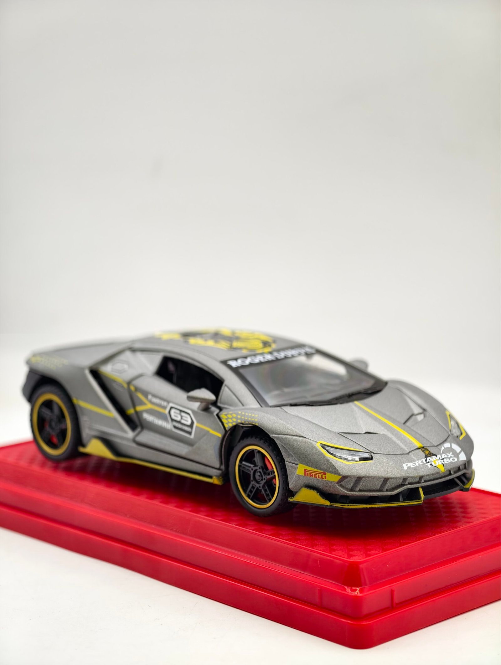 2026/05/1000050743-scaled.jpg Lamborghini Lp770 1/32(17cm) boite aquarium – Image 1
