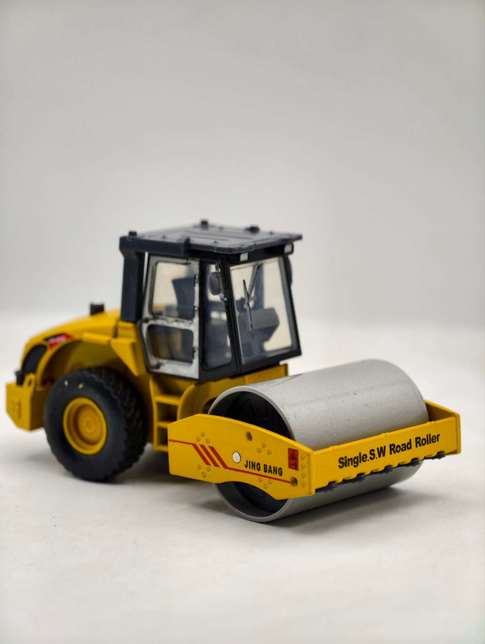 2026/05/1000050799-scaled.jpg engin compacteur 16cm – Image 1