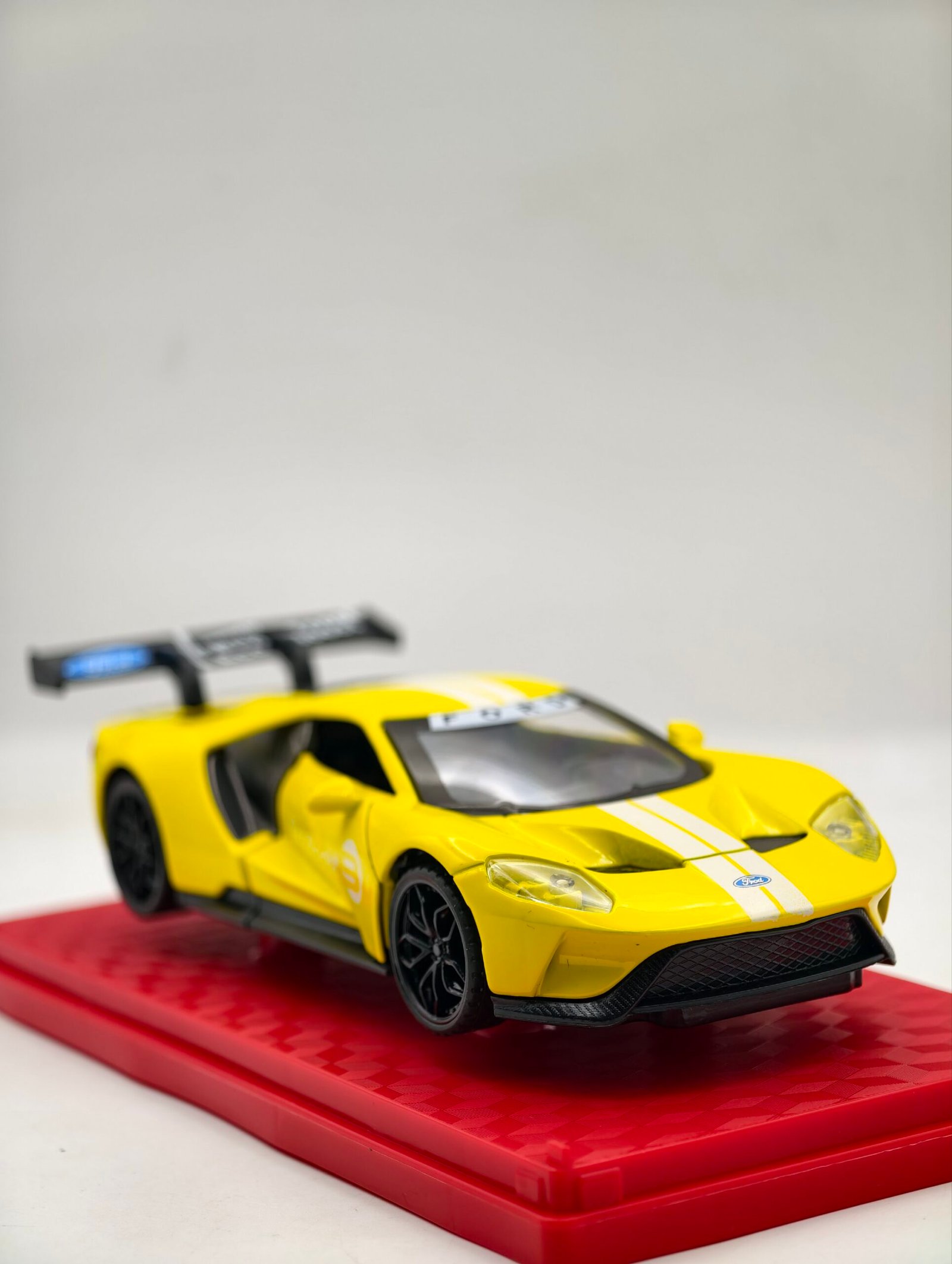 2026/05/1000052171-scaled.jpg ford Gt 1/32(17cm) boite aquarium – Image 1