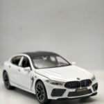 Bmw M8 1/24(23cm)
