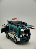 camping car Mitsubishi VAn off-road 1/24(22cm) – Image 3