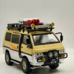 camping car Mitsubishi VAn off-road 1/24(22cm)