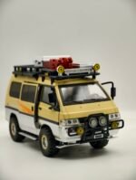 camping car Mitsubishi VAn off-road 1/24(22cm)
