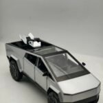 2in1 tesla cybertruck + moto quad 1/24(25cm)