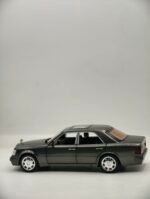 190D mercedes 1/32(17cm) – Image 6