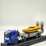 w camion porte bateau ⛵ 1/64(12cm)