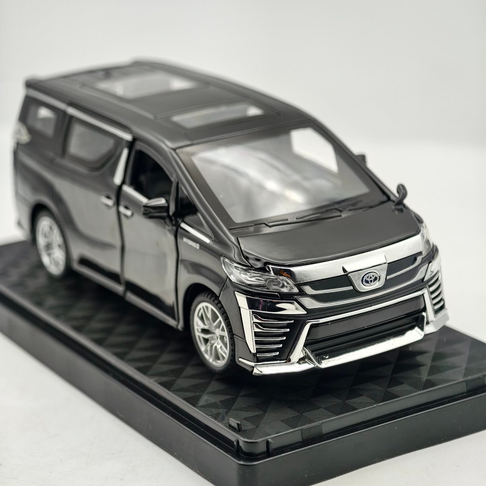 2026/08/1000069495-scaled.jpg Toyota alphard van 1/32(18cm) – Image 1