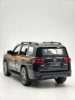 Toyota Land cruiser 1/32(17cm) – Image 3